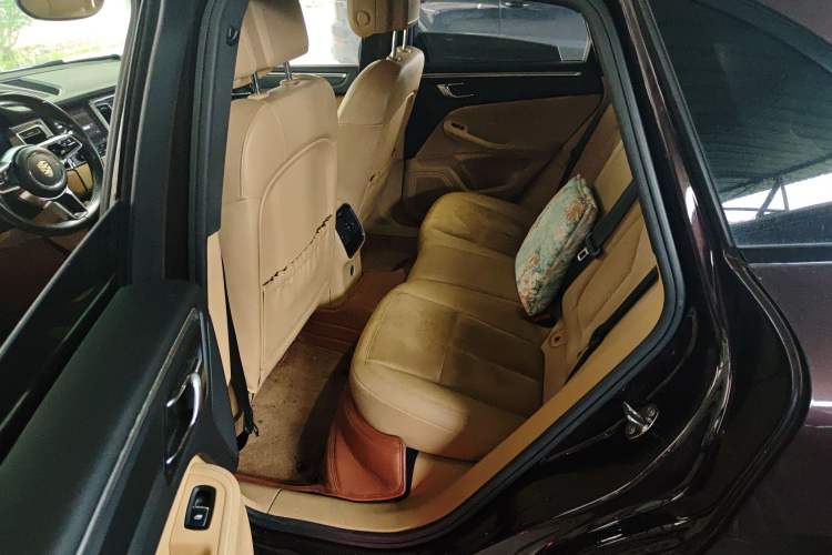 Used Porsche Macan 2017 Macan 2.0T Left Rear Seat