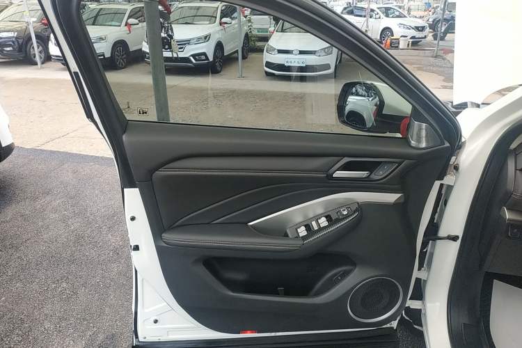 Used Wey VV6 2021 2.0T Two-Wheel Drive Smart Protection+