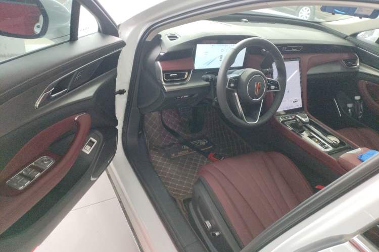 Used Hongqi H5 2024 2.0T Automatic Smart Connect Flagship Edition Driver Seat