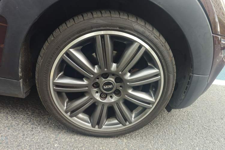 Used MINI Clubman 2016 Revised 2.0T COOPER S Right Front Wheel Hub