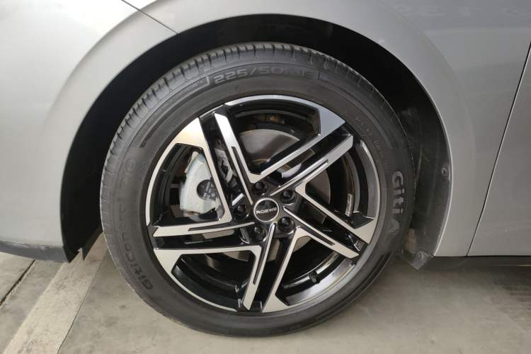 Used Roewe D7 2023 DMH 125km Excellence Edition