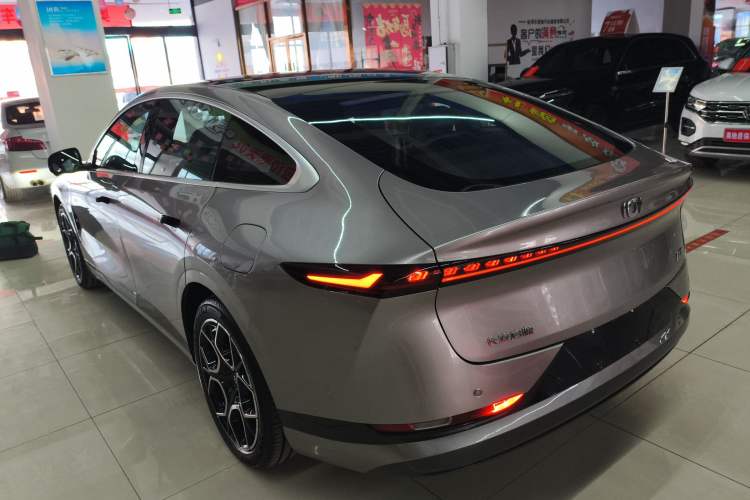 Used CHANGAN NEVO A07 2025 Blue Whale Range-Extending Version 230 Flagship Model
