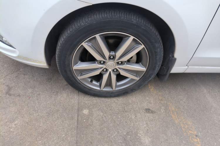 Used CHANGAN Eado 2015 1.6L Automatic Luxury Model Left Front Wheel Hub