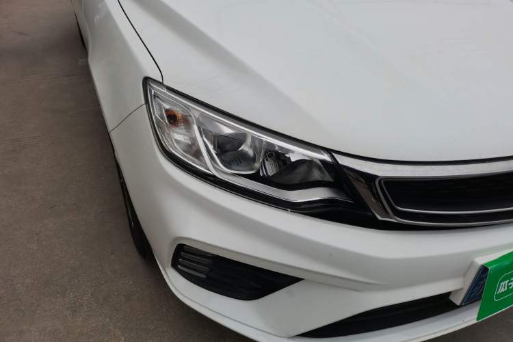 Used Geely Auto Vision 2019 Upgraded Model 1.5L Manual Luxury Version China VI Standard