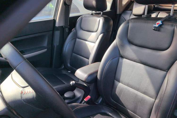 Used CHANGAN CS35 2014 1.6L Manual Luxury Model China IV Standard
