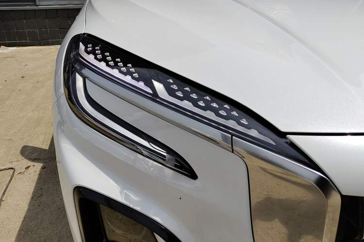 Used Hongqi HS3 PHEV 2025 Model PHEV 117km Jingwei PLUS Edition