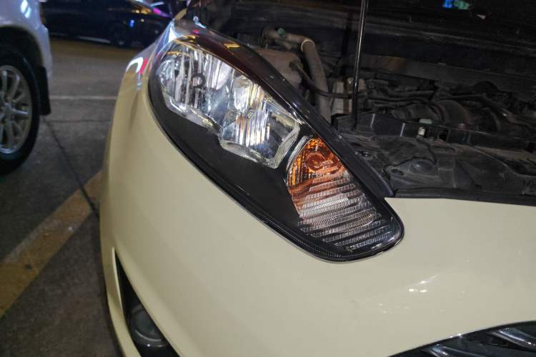 Used Ford Fiesta 2013 Hatchback 1.5L Automatic Prestige Model Right Front Headlight