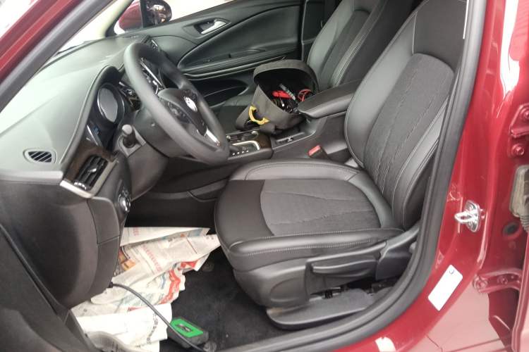 Used Buick Verano 2018 Sedan 20T Dual-Clutch Leading Model Left Front Seat