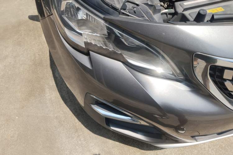 Used Peugeot 4008 2018 350THP Elite Edition Right Front Headlight