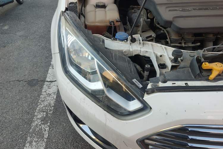 Used Ford Escort 2017 Happiness Edition 1.5L Automatic Fashion Version Right Front Headlight