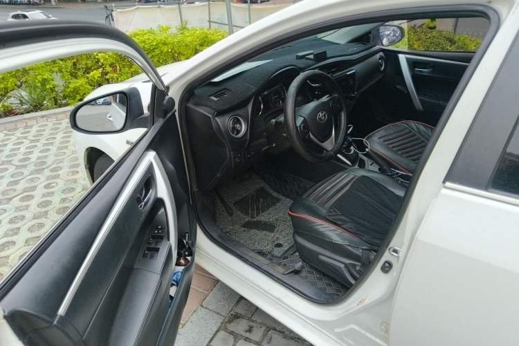 Used Toyota Corolla 2018 Dual-Engine 1.8L E-CVT Smart Edition
