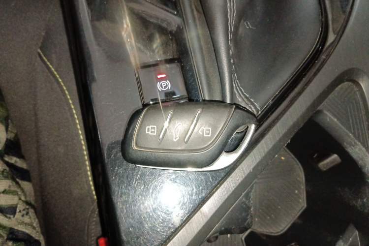 Used Roewe i5 2021 1.5L CVT Platinum Edition
