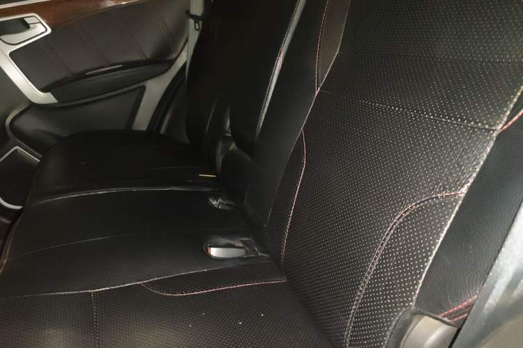 Used Geely Auto GX7 2015 Sports Edition 2.0L Automatic Luxury Model
