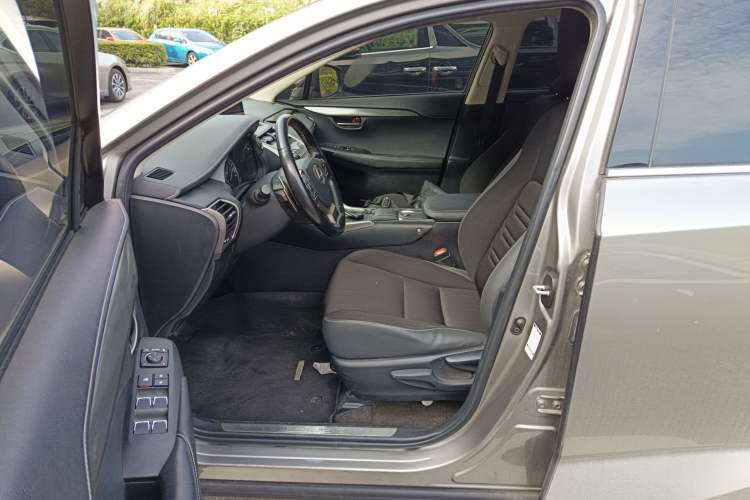 Used Lexus NX 2020 200 Front-Wheel Drive Freeline Edition China VI Standard Left Front Seat