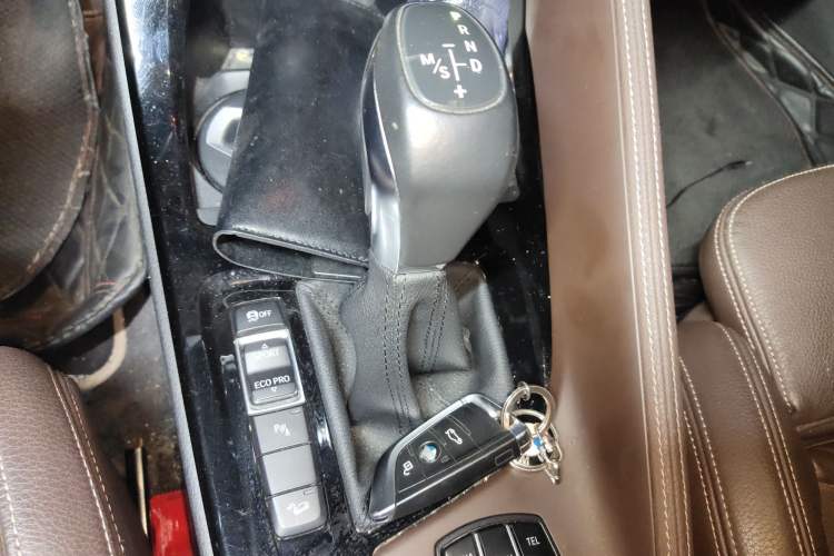 Used BMW X1 2016 xDrive20Li Luxury Model Gear Lever