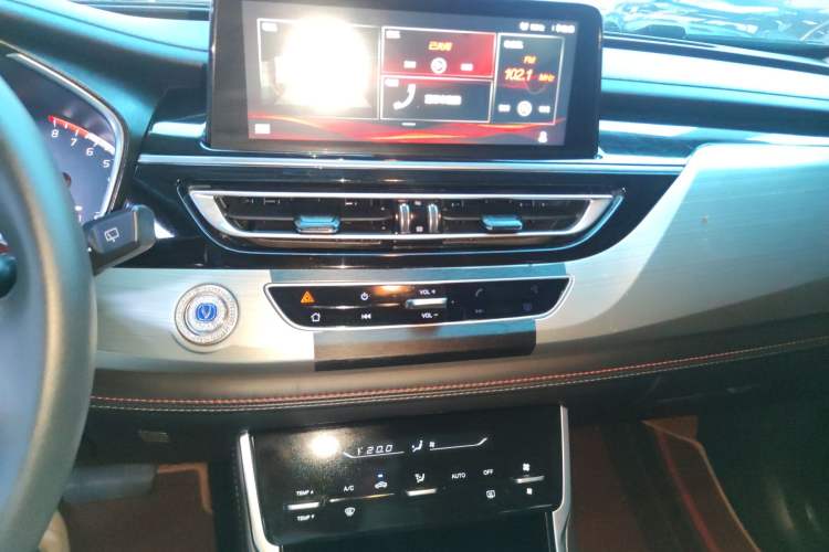 Used CHANGAN CS75 2020 280T DCT Luxury Model China VI Standard Audio And AC Panel