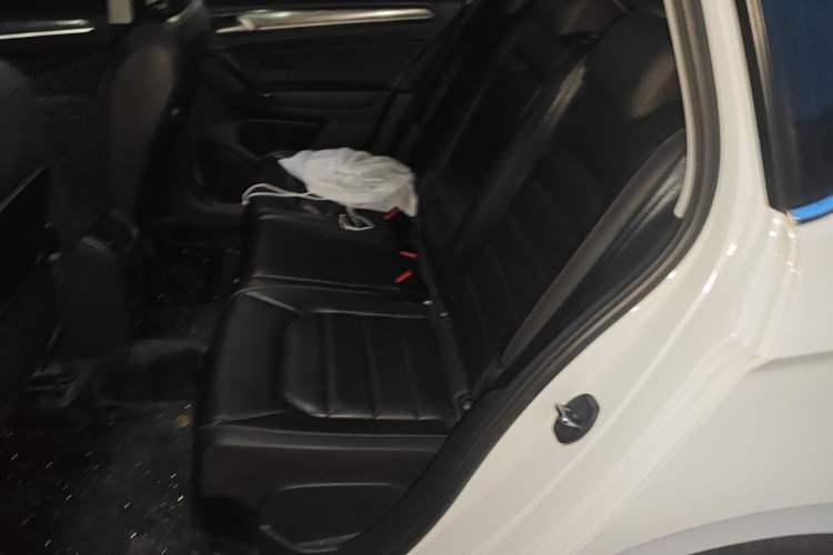 Used Volkswagen Golf Sportsvan 2016 280TSI Automatic Luxury Model Left Rear Seat