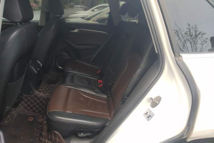 Used Audi Q5 2016 40 TFSI Comfort Model Left Rear Seat