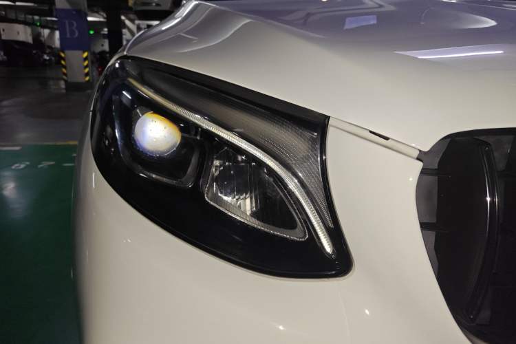 Used Mercedes-Benz GLC 2018 GLC 260 4MATIC Luxury Model