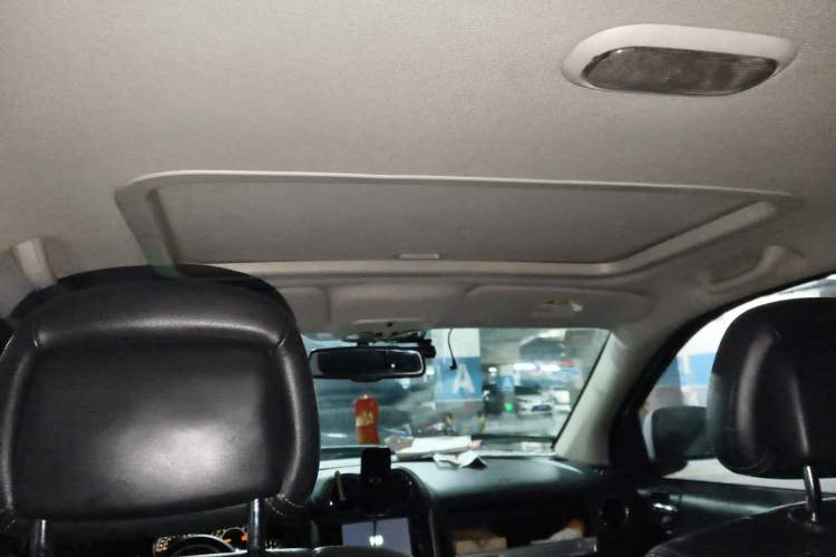 Used Jeep Compass 2014 2.0L two-wheel drive luxury version Headliner