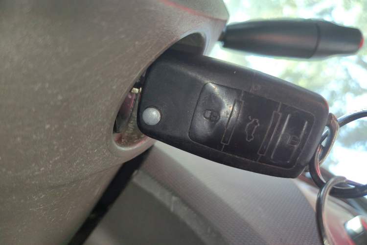 Used Chevrolet Sail 2011 Sedan 1.4L AMT Happiness Edition