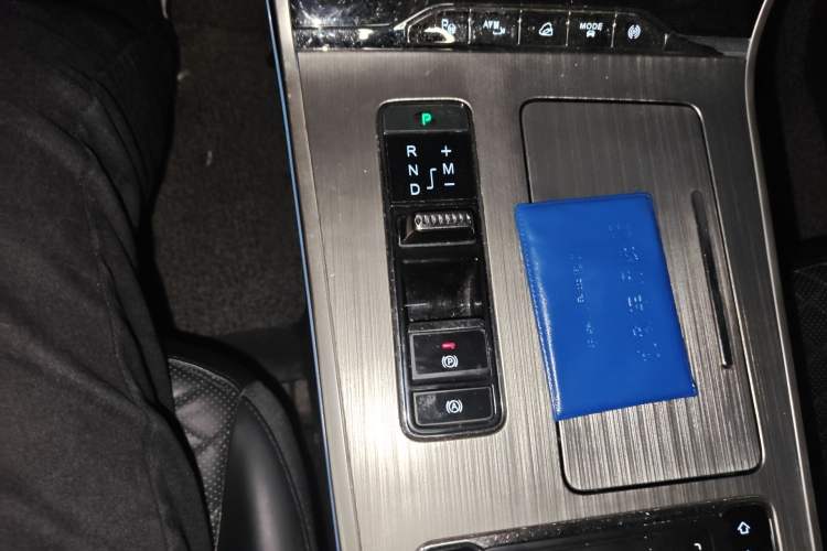 Used EXEED Lingyun 2021 290T Two-Wheel Drive StarRui Edition Gear Lever