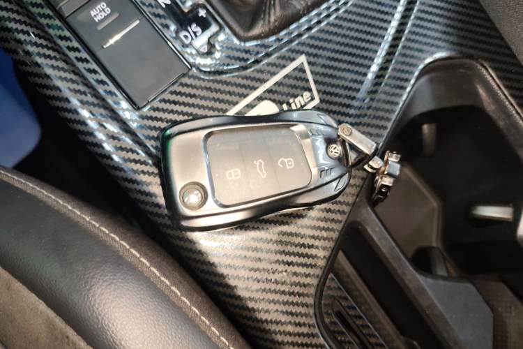 Used Volkswagen Tiguan L 2018 330TSI Automatic Two-Wheel Drive Luxury Edition Interior 1