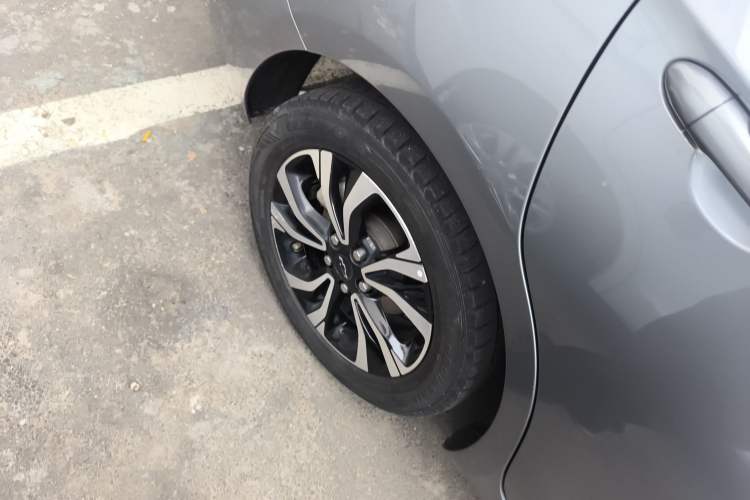 Used Chevrolet Monza 2019 RS 330T Automatic Comfort Edition China VI Standard Right Rear Wheel Hub