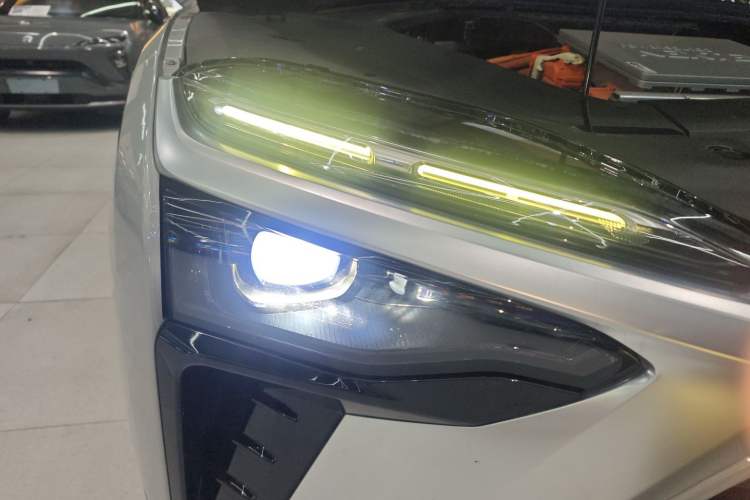 Used Nio ES8 2020 415 km Signature Edition 6-Seater Version Right Front Headlight