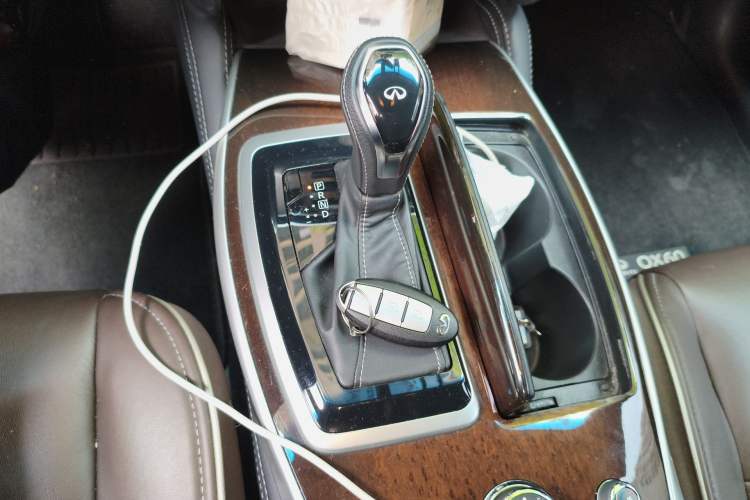 Used Infiniti QX60 2018 2.5 S/C Hybrid Four-Wheel Drive All-Terrain Version China VI Standard
