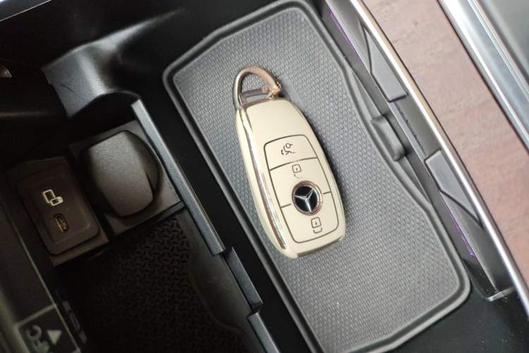 Used Mercedes-Benz E-Class 2023 Updated E 300 L Luxury Edition
