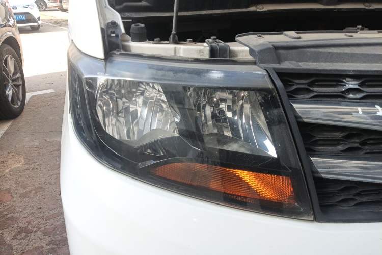 Used JAC Refine M3 2015 Maker Edition 1.6L Luxury Version Right Front Headlight