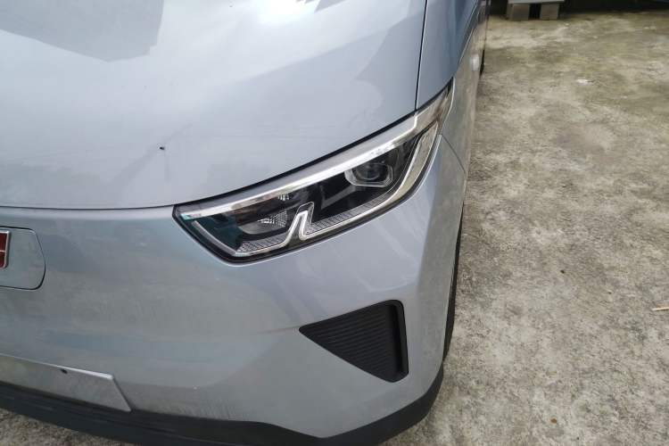 Used Wuling Yangguang 2024 300KM Comfort Version Passenger Van 75kW
