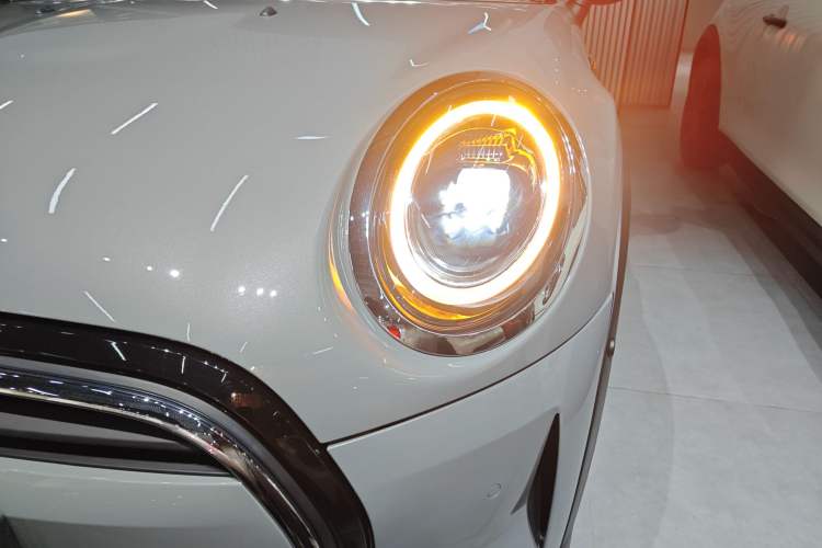 Used MINI MINI 2022 1.5T COOPER Artist
