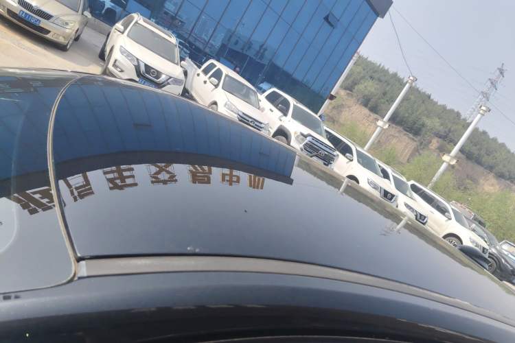 Used Hongqi E-QM5 2022 431 km Charge & Enjoy Edition Roof