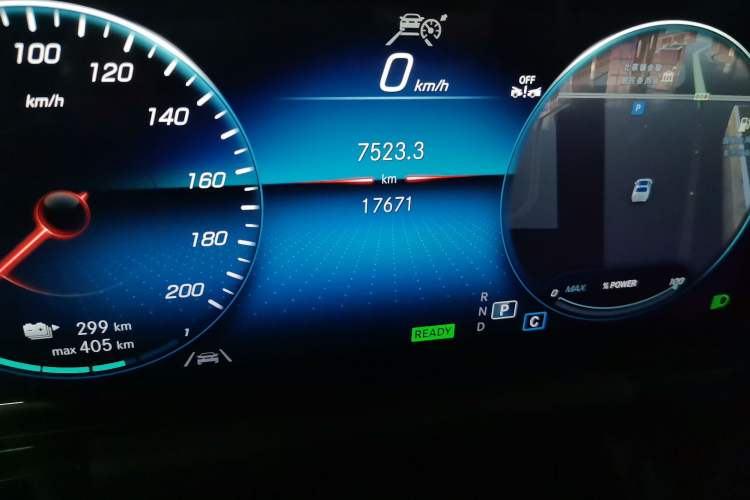 Used Mercedes-Benz EQA 2022 EQA 260 Odometer Close Up