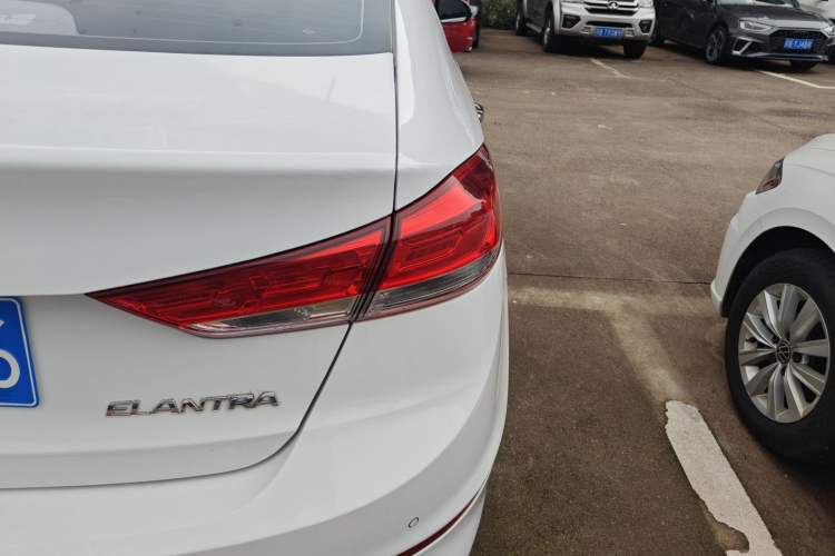 Used Hyundai Elantra (6th Generation / Lingdong) 2020 1.5L CVT Smart & Stylish – Elite Version Right Rear Taillight