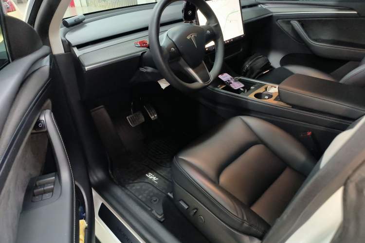 Used Tesla Model Y 2021 Long-Range All-Wheel-Drive Version