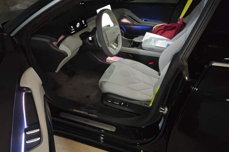 Used Nio ET5T 2025 Model Champion Commemorative Edition, 75kWh Touring