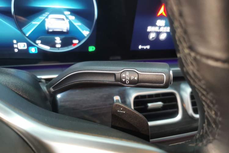 Used Mercedes-Benz GLE 2023 GLE 350 4MATIC Stylish Model Gear Lever