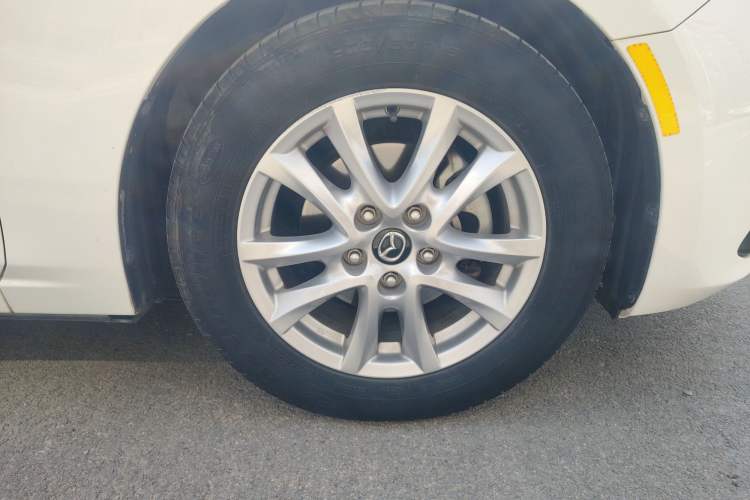 Used Mazda Mazda 3 Axela 2016 Sedan 1.5L Automatic Comfort Model
