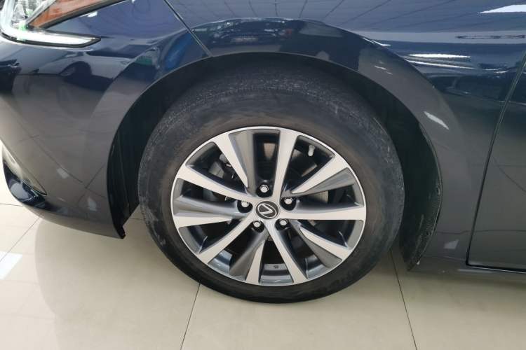 Used Lexus ES 2020 200 Excellence Edition
