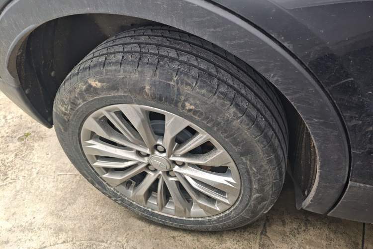 Used Cadillac XT4 2024 28T Two-Wheel-Drive Luxury Version Right Rear Wheel Hub