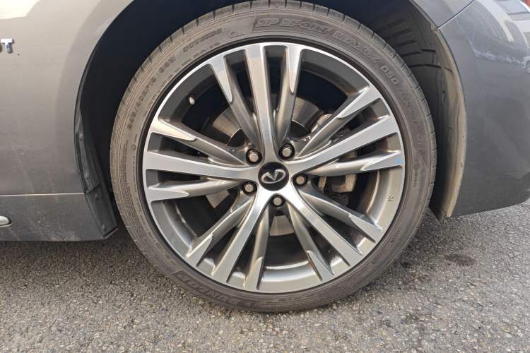 Used Infiniti Q50L 2022 2.0T Enjoyment Edition Right Front Wheel Hub