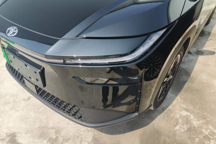 Used Toyota BZ 3X 2025 520 Pro Left Front Headlight