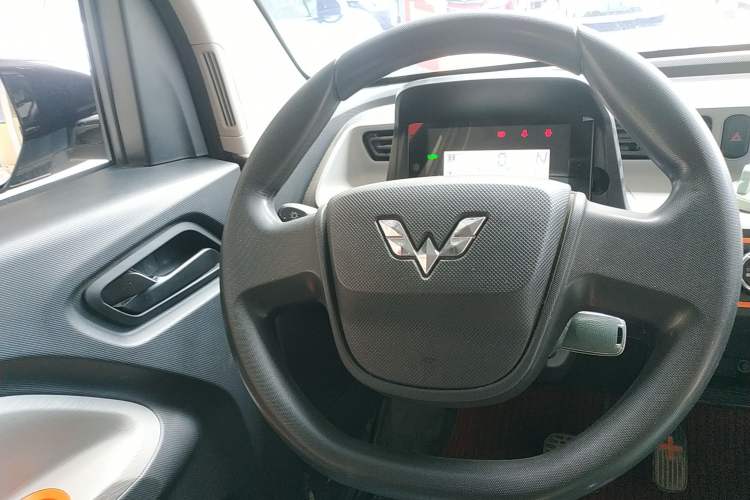 Used Wuling Hongguang MINIEV 2022 Easy Version Lithium Iron Phosphate Steering Wheel