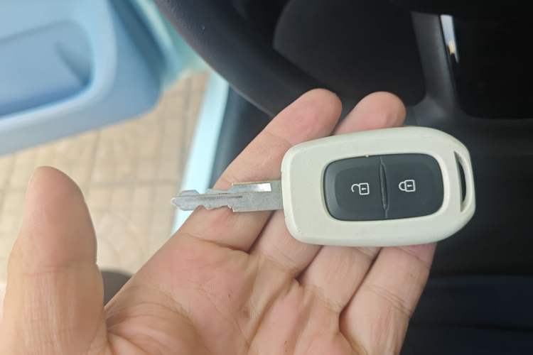 Used Dongfeng NAMMI BOX 2022 Chasing Wind Edition 331KM Advanced Model Interior 1