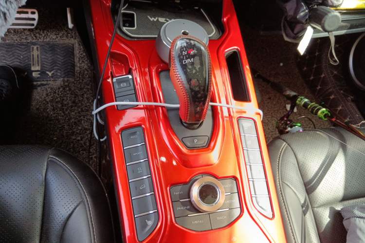 Used Wey VV6 2018 2.0T Two-Wheel-Drive Ultra-Luxury Version China V Standard
