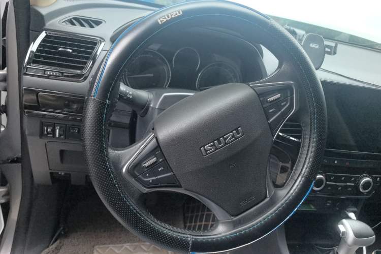 Used Isuzu mu-X 2020 1.9T Diesel Automatic 4x4 Jingyue Edition 5 Seats China VI Standard
