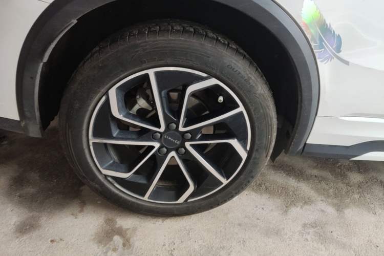 Used Lynk & Co 01 2023 1.5TD EM-F PM Right Rear Wheel Hub